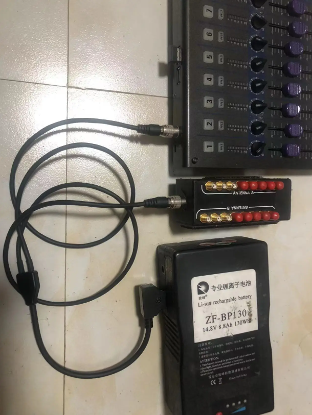 XLR 4pin Male to 4 Port Hirose 4Pin Sound Devices 644 688 788T MixPre-10 ii, ZAXCOM, ZOOM F4 F8 Power Cable